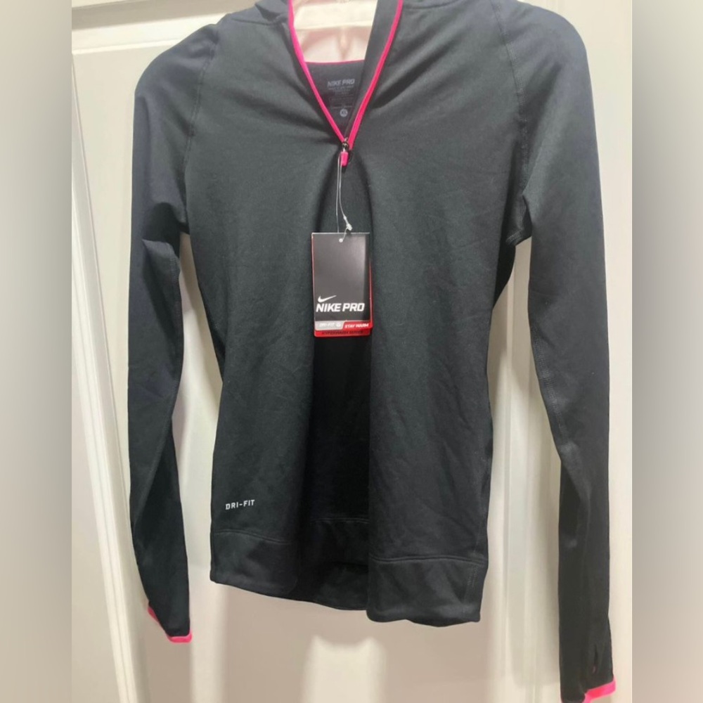 Nike pullover hoodie.  Girls size XL